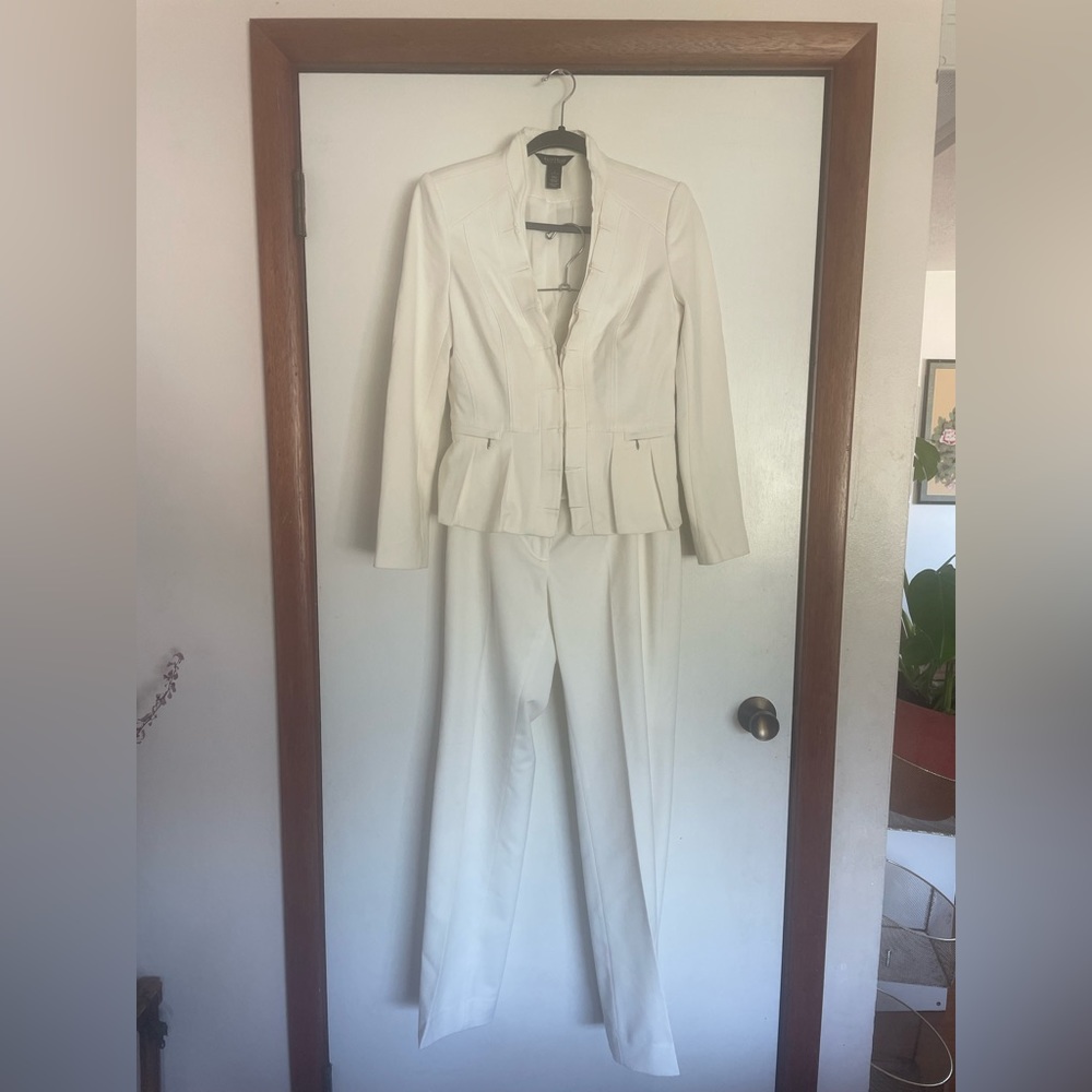 White House Black Market suit-white-size 4
